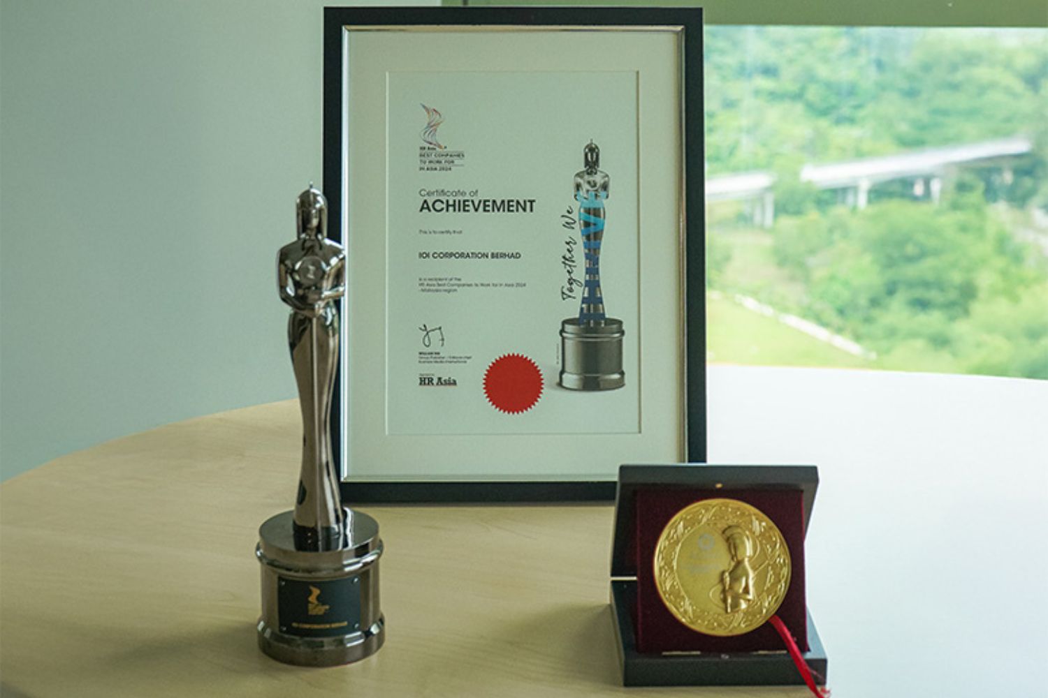 HR Asia_Award Pics-v2.jpg
