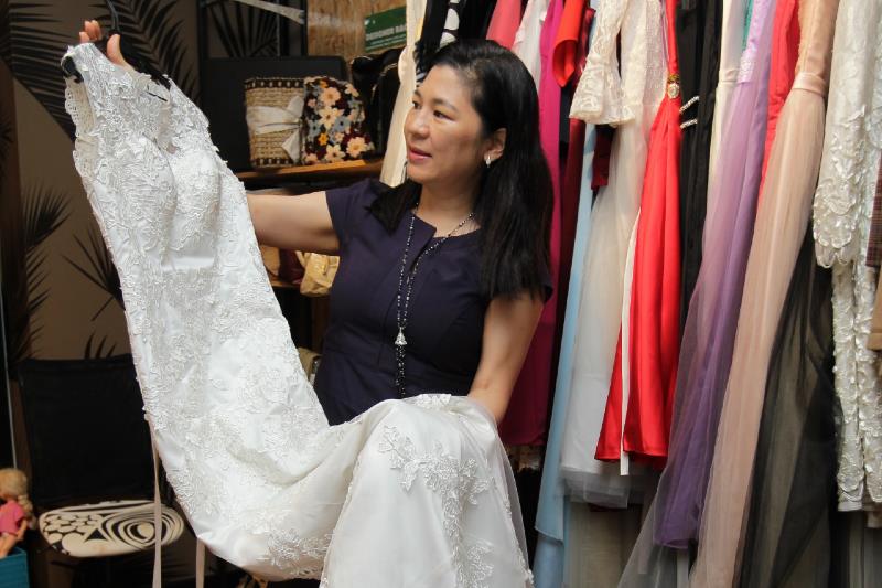 Bargain Basement s Datin Joanne Wong Encourages Takers To Champion 